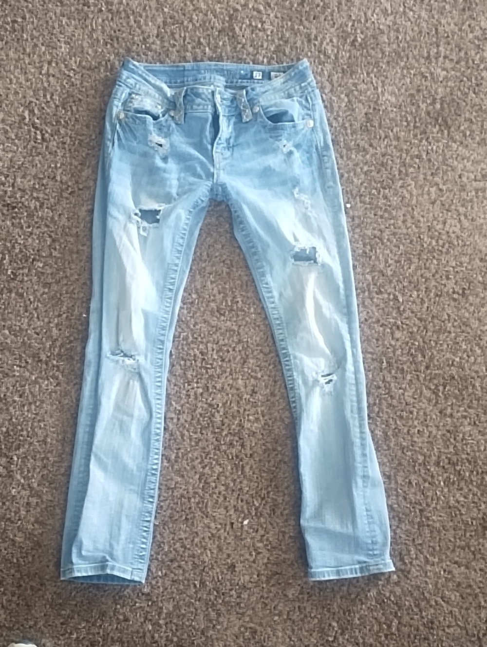 Miss Me Size 27 Light Blue Distressed Women’s Skinny Jeans
